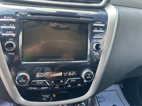 Used 2022 Nissan Murano SV w/ SV Midnight Edition Package FWD image 32