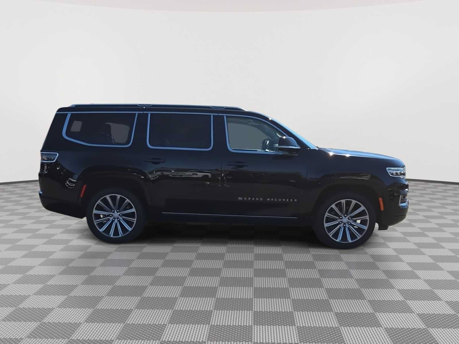 Used 2023 Jeep Grand Wagoneer 4WD w/ Convenience Group III image 9
