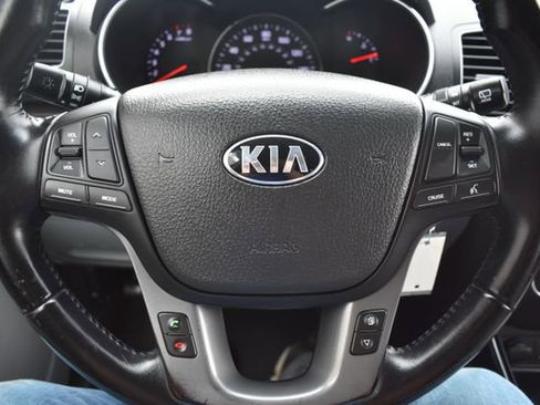 Used 2014 Kia Sorento LX image 18