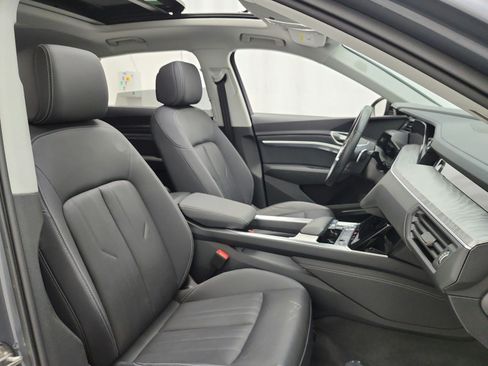 Used 2024 Audi Q8 e-tron Premium Plus w/ Premium Plus Package AWD/4WD image 20