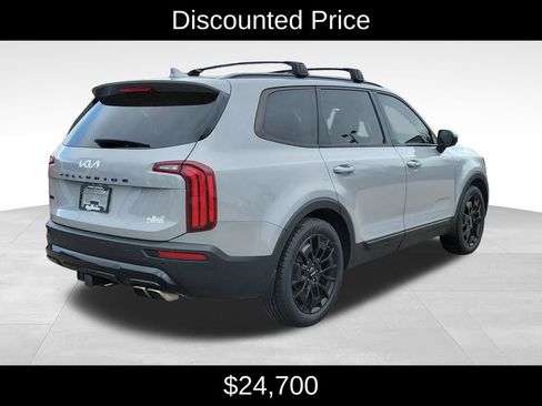 Used 2022 Kia Telluride EX w/ EX Premium Package AWD/4WD image 3