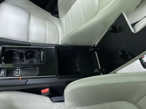 Used 2019 Jaguar F-PACE Prestige image 27