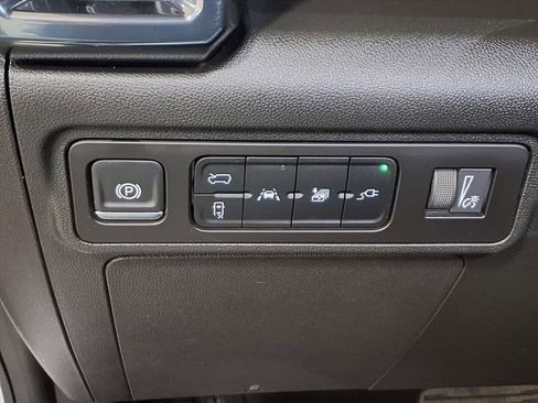 Used 2026 GMC Hummer EV SUV image 17