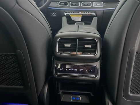 New 2026 Mercedes-Benz GLS 450 4MATIC image 26
