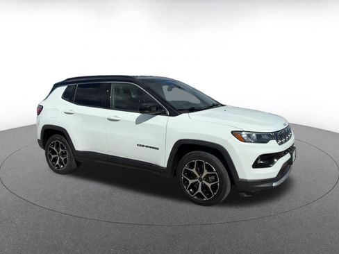Used 2025 Jeep Compass Limited image 2