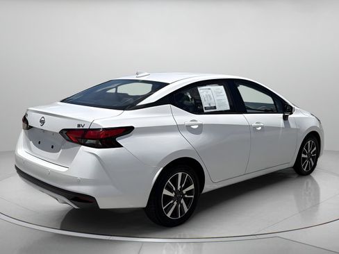 Used 2024 Nissan Versa SV FWD image 3