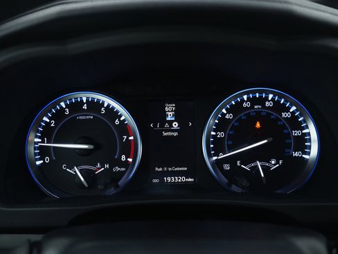 Used 2014 Toyota Highlander Limited image 28