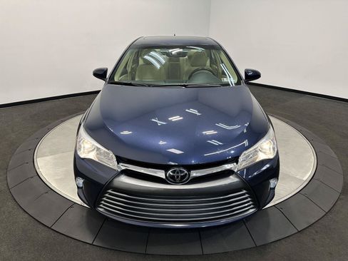 Used 2017 Toyota Camry XLE w/ Moonroof Package FWD image 3