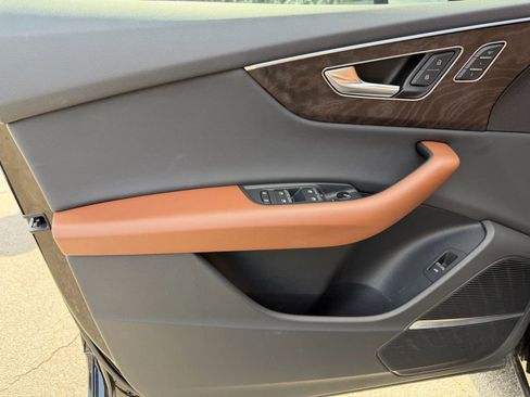 Used 2021 Audi Q8 Premium Plus w/ Premium Plus Package image 13