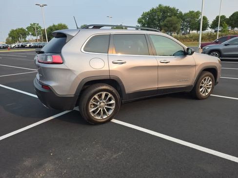 Used 2022 Jeep Cherokee Latitude Lux w/ Sun & Sound Group AWD/4WD image 3