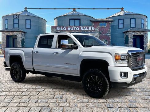 Used 2016 GMC Sierra 2500 Denali w/ Duramax Plus Package image 7