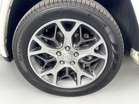 Used 2020 Jeep Grand Cherokee Overland image 41