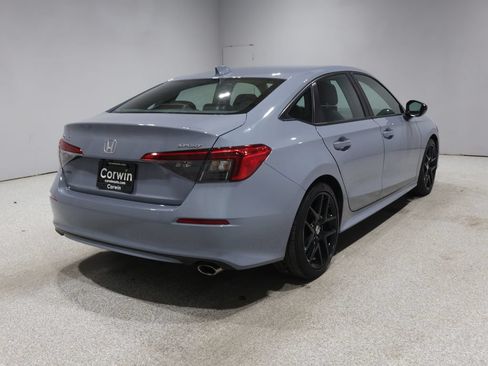 Used 2024 Honda Civic Sport image 2