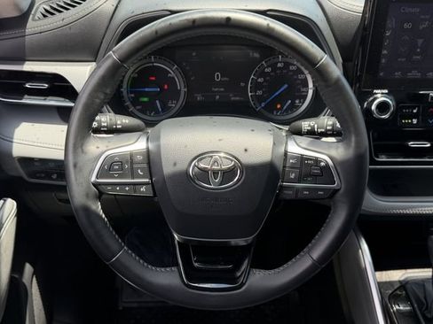 Used 2021 Toyota Highlander Platinum AWD/4WD image 12