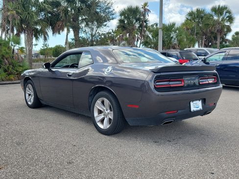 Used 2023 Dodge Challenger SXT image 4