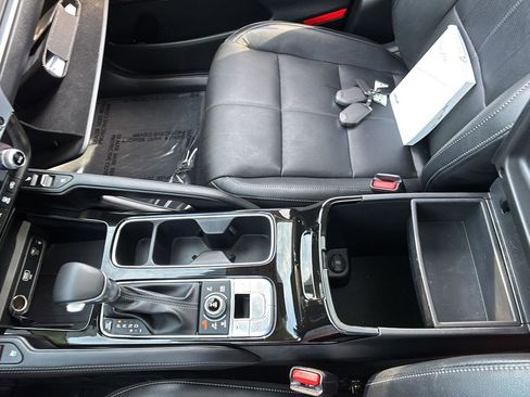 Used 2024 Kia Telluride SX image 35