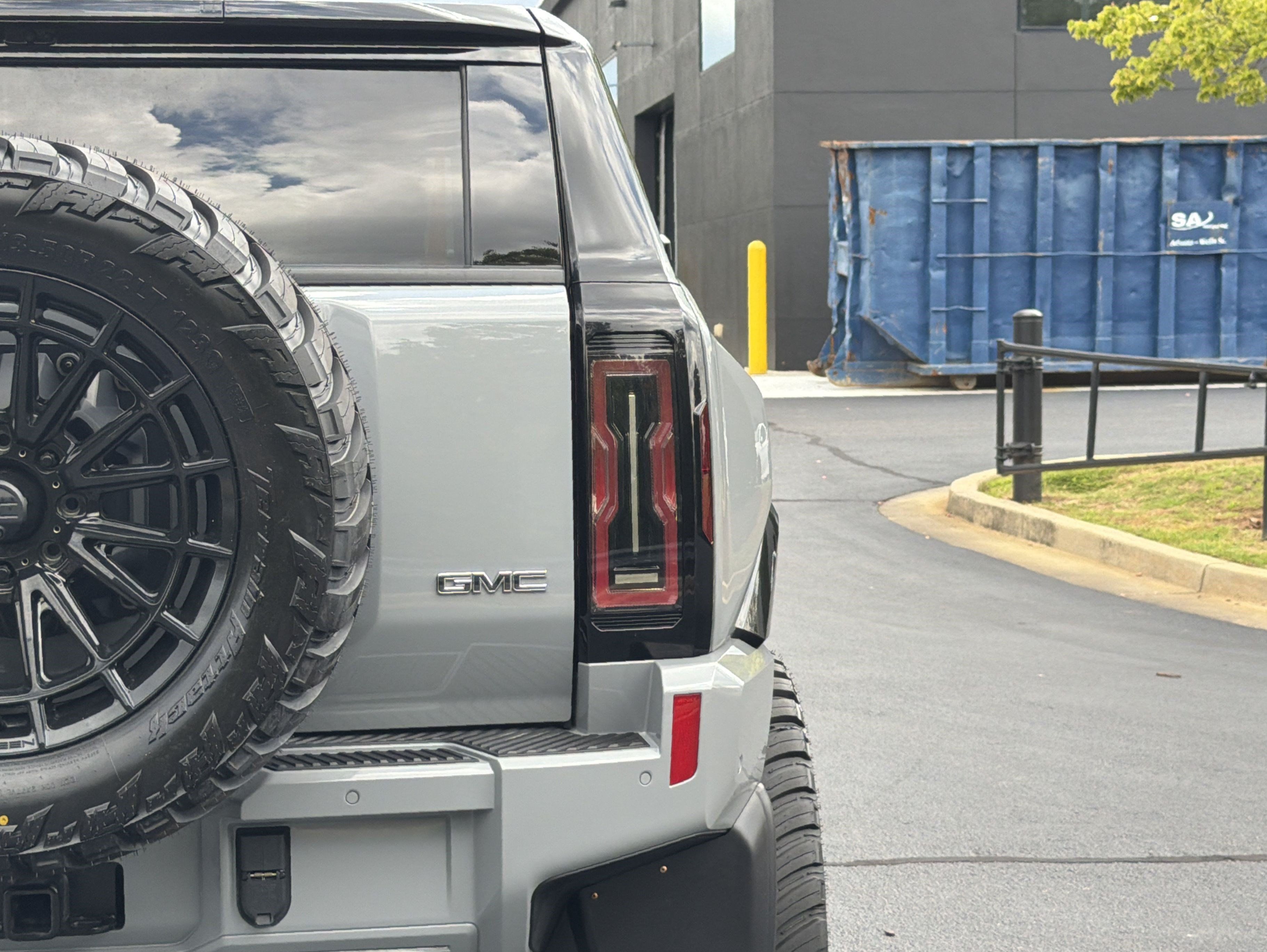 Used 2024 GMC Hummer EV 3X w/ LPO, Illumination Package AWD/4WD image 24