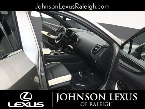 Used 2022 Lexus NX 250 FWD image 13