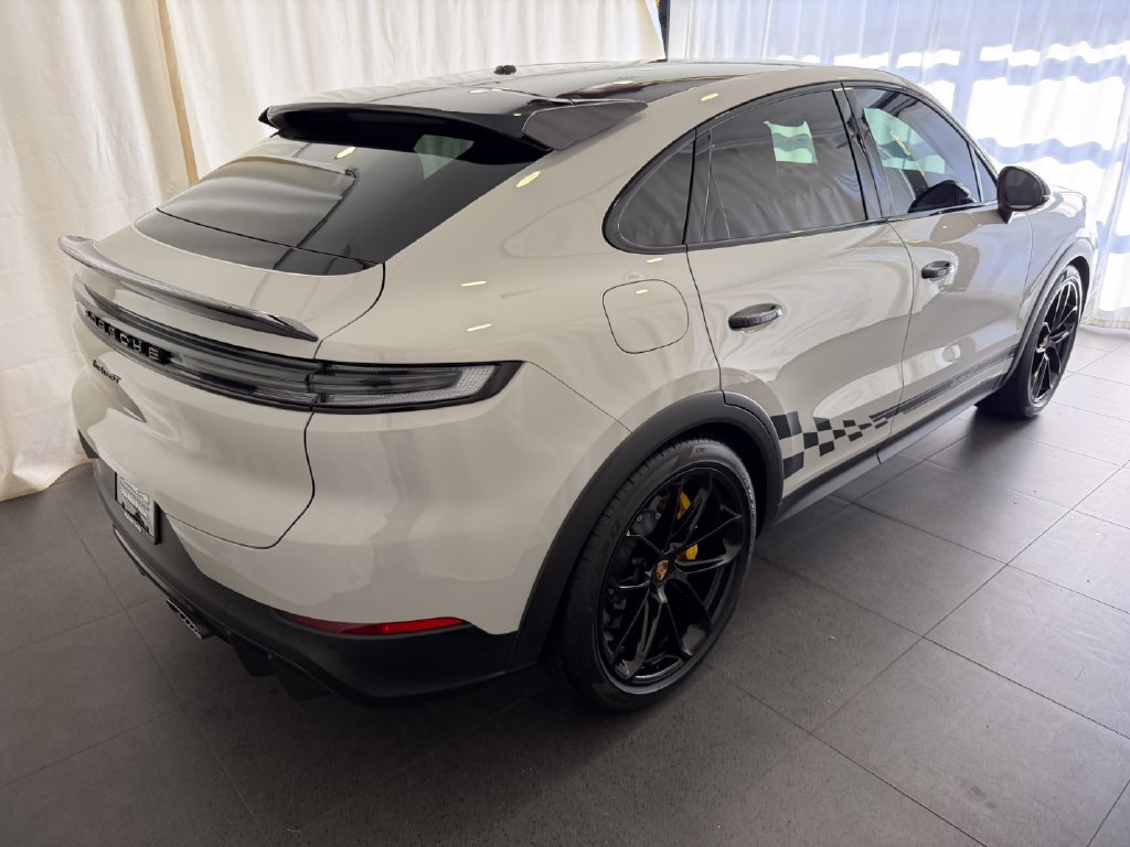 Used 2024 Porsche Cayenne Turbo GT AWD/4WD image 10