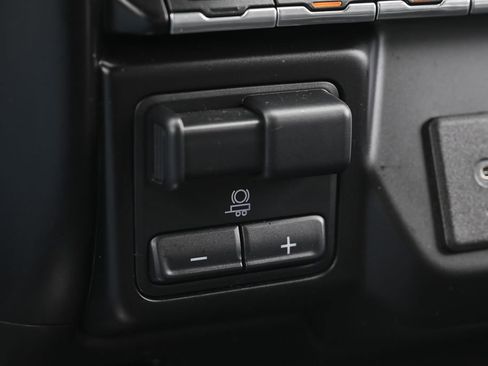 Used 2021 Chevrolet Silverado 2500 LTZ w/ LTZ Premium Package AWD/4WD image 39