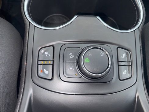 Used 2024 GMC Terrain SLT image 39