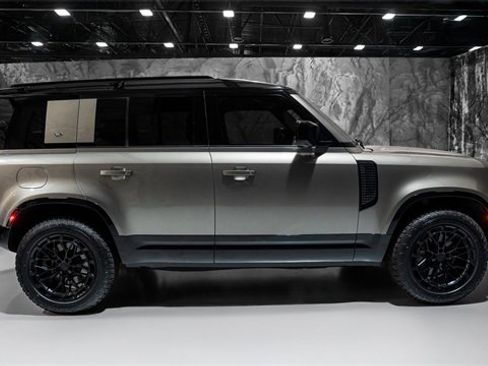 Used 2023 Land Rover Defender 110 X-Dynamic SE image 21