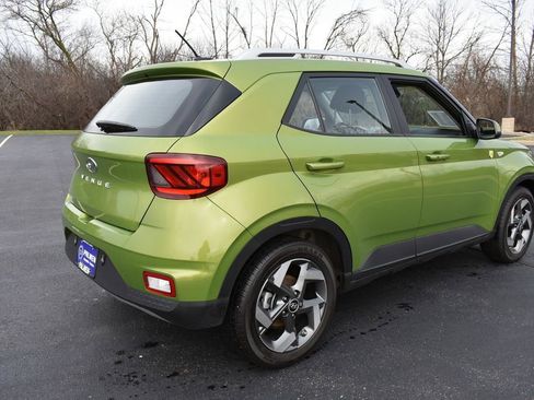 Used 2024 Hyundai Venue SEL FWD image 5