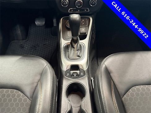 Used 2018 Jeep Compass Latitude w/ Cold Weather Group image 16