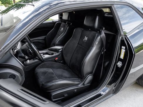 Used 2022 Dodge Challenger R/T Scat Pack w/ Plus Package RWD image 38