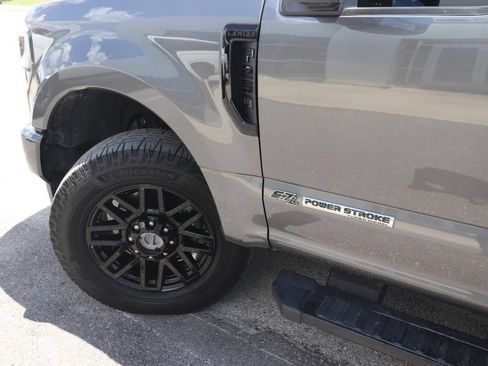 Certified 2022 Ford F250 Lariat w/ Black Appearance Package AWD/4WD image 3