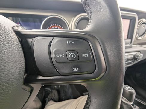 Used 2018 Jeep Wrangler Sport S image 21