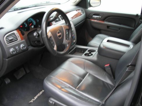 Used 2013 GMC Yukon SLE w/ Convenience Package image 3