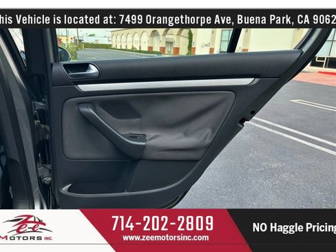 Used 2009 Volkswagen GTI 4-Door image 46