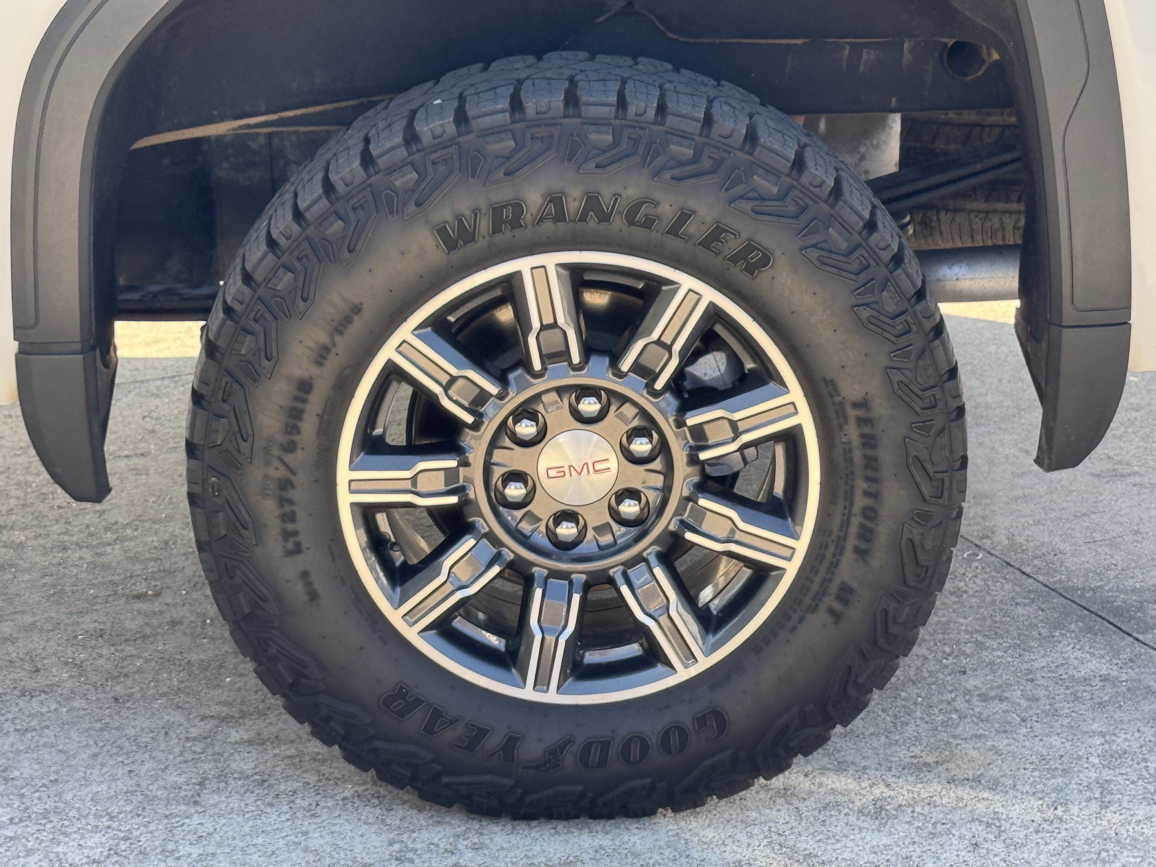 Used 2025 GMC Sierra 1500 AT4 AWD/4WD image 8