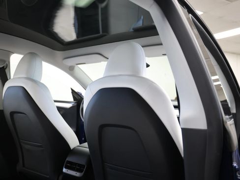 Used 2023 Tesla Model Y Long Range AWD/4WD image 45