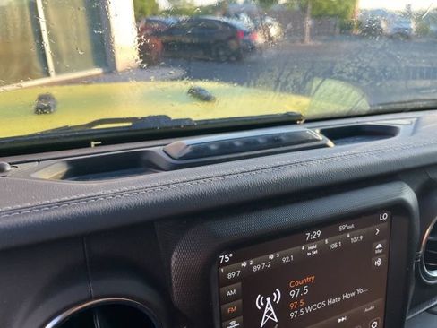 Used 2022 Jeep Wrangler Unlimited Sahara w/ Safety Group AWD/4WD image 22