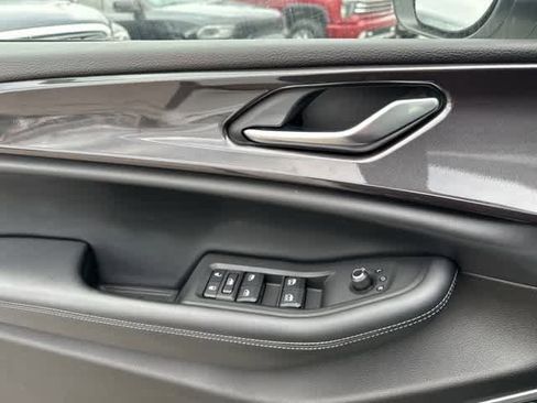 Used 2022 Jeep Grand Cherokee L Laredo w/ Luxury Tech Group I image 13