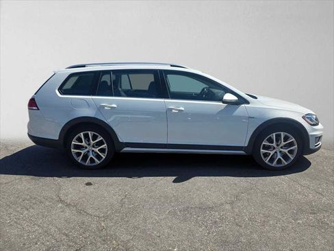 Used 2019 Volkswagen Golf Alltrack SE AWD/4WD image 2