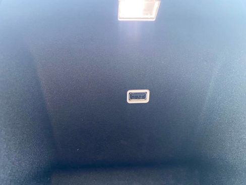 Used 2016 Chevrolet Impala LT w/ Convenience Package image 33