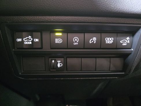 Used 2026 Toyota Tundra Limited AWD/4WD image 25