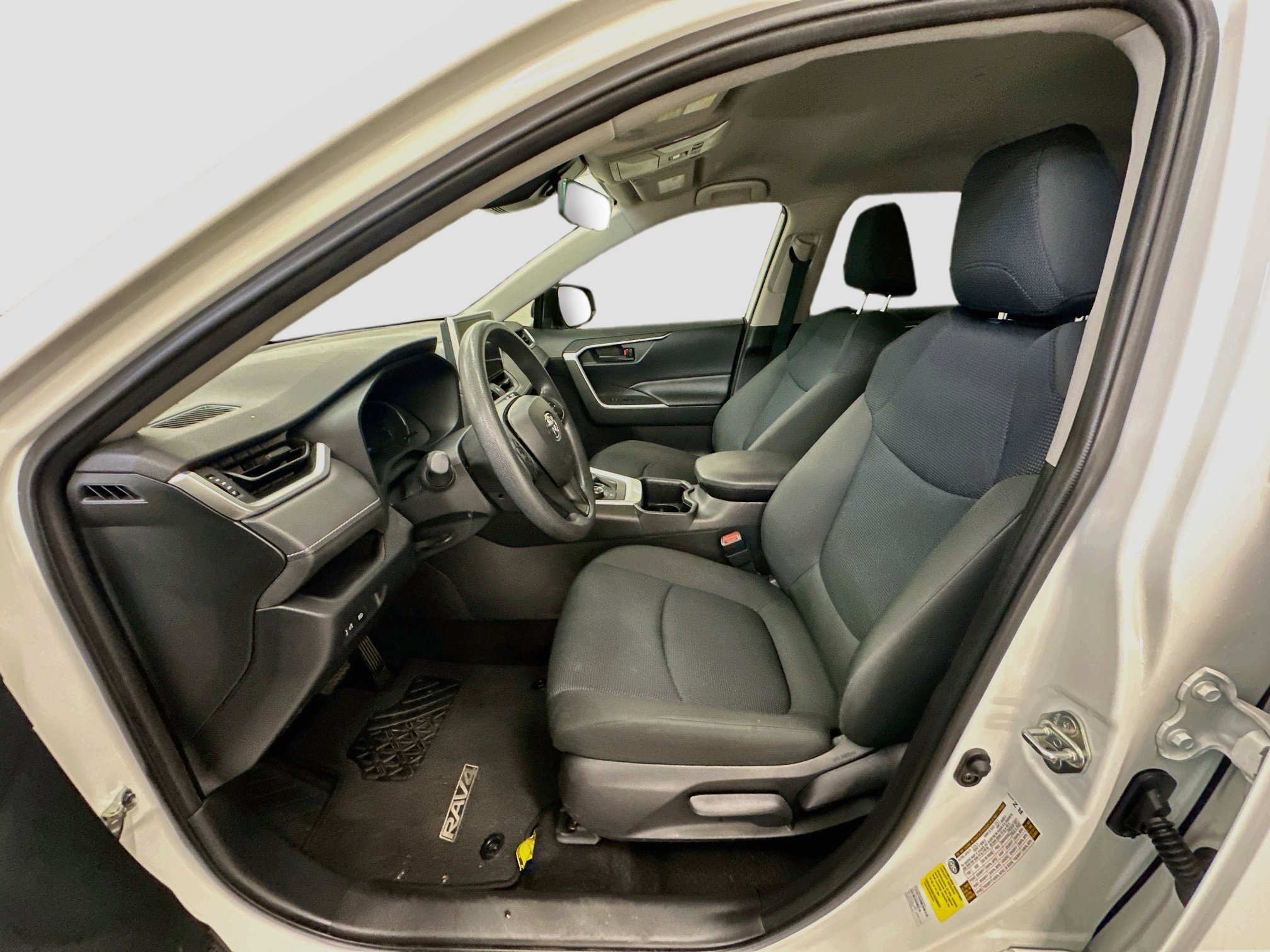 Used 2025 Toyota RAV4 LE AWD/4WD image 13