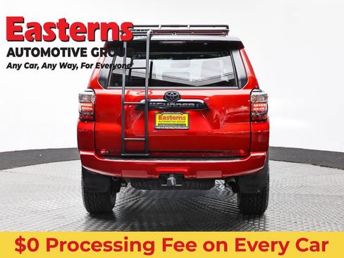 Used 2021 Toyota 4Runner Venture w/ Moonroof Package AWD/4WD image 6