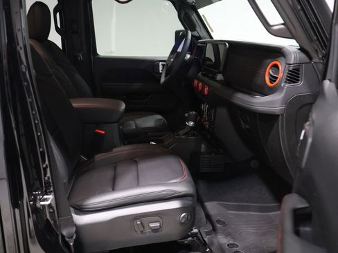 Certified 2025 Jeep Wrangler Unlimited Rubicon w/ XTREMEE 35" Tire Package image 22