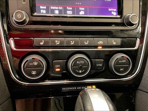 Used 2018 Volkswagen Passat 3.6 image 33