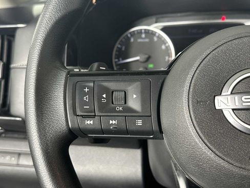 Used 2022 Nissan Pathfinder S AWD/4WD image 26