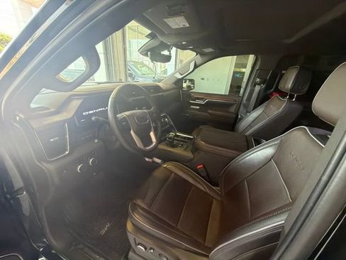Used 2023 GMC Sierra 1500 Denali w/ Denali Reserve Package AWD/4WD image 7