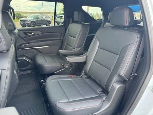 Used 2026 Chevrolet Traverse Z71 w/ Enhanced Driving Package AWD/4WD image 24