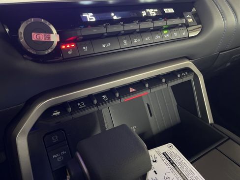 New 2026 Toyota Tundra Platinum AWD/4WD image 15