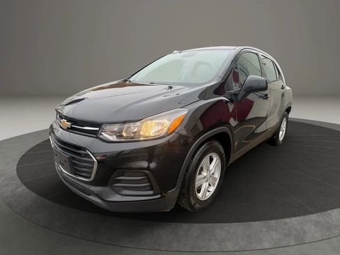 Used 2019 Chevrolet Trax LS image 1