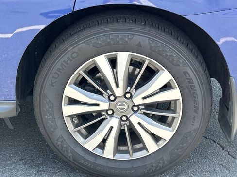 Used 2017 Nissan Pathfinder SL w/ SL Tech Package AWD/4WD image 12